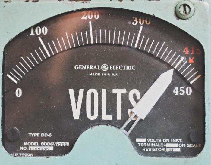 Classic image of General Electric meter to help remind you to plug in your laptop when in SSH Sessions